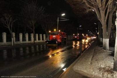 Улицы Рязани от снега убирали ночью