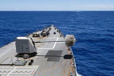 Российский корабль “Адмирал Виноградов” отреагировал на нарушение морской границы американским эсминцем