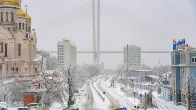Во Владивостоке после циклона без тепла остаются более пяти тысяч человек