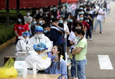 С апреля от коронавируса никто не умер: массовое тестирование в Китае приносит результаты