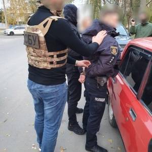 В Мелитополе за взятку задержали следователя местного отдела полиции. Фото