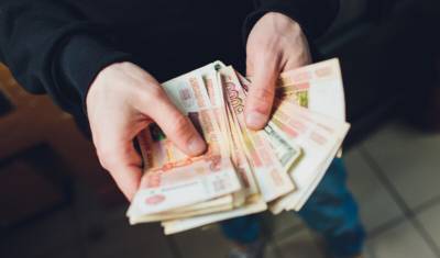 Отток вкладов из российских банков превысил триллион рублей