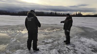 В Югре ищут тело младенца, находившегося в ушедшей под лёд машине