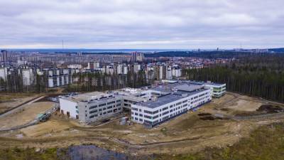 В Петрозаводске продолжается строительство школы на 1350 мест: новое видео