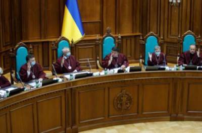 Украине могут аукнуться неконституционные решения, принятые за 1,5 года, и вот почему
