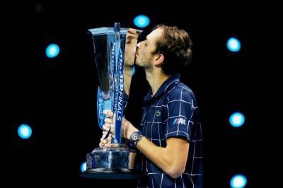Путин поздравил теннисиста Медведева с победой на Итоговом турнире АТР
