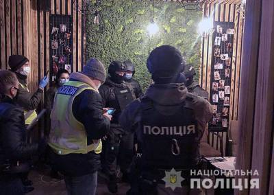 В Киеве под видом массажных салонов работали бордели