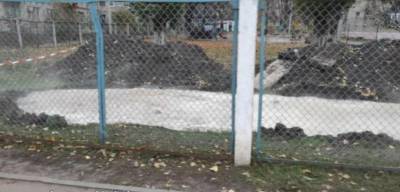 "Подход свободен": на территории детсада в Харькове коммунальщики вырыли "бассейн" с кипятком, фото