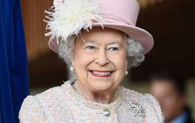 Нужно попробовать: Елизавета II выпустила джин на травах из Сандрингемского дворца