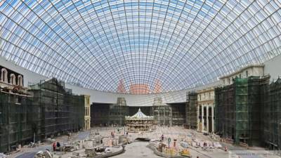 Купол тематического парка Москвы "Остров мечты" стал самым большим в Европе