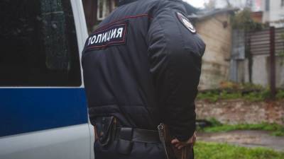 Отец взял в заложники шестерых детей в пригороде Петербурга, полиция ведет переговоры