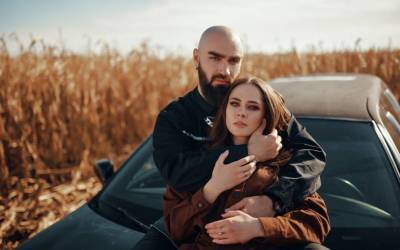 История любви Юлии Саниной и Валерия Бебко в новом клипе The Hardkiss