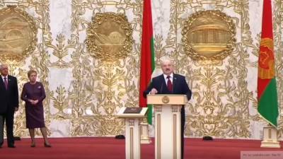 Лукашенко заявил, что только сограждане могут отстранить его от власти