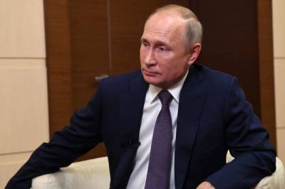 В Кремле объяснили, почему Путин пока не сделал прививку от COVID-19