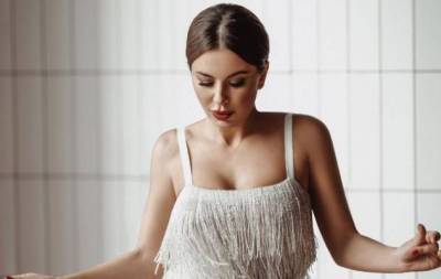 "Страдаем и любим": Ани Лорак оказалась в центре любовных переживаний в новом fashion-видео