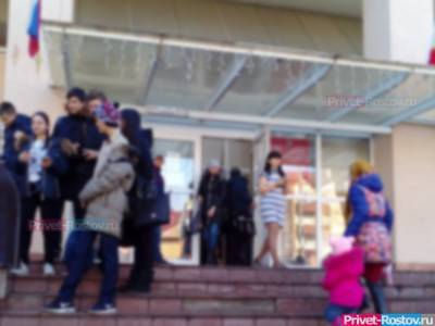 Учительница, заболевшая короанвирусом, продолжала заражать детей в Ростовской области