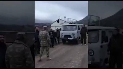 Диалог азербайджанского военного с армянами в Агдамском районе Карабаха: видео обошло Сеть