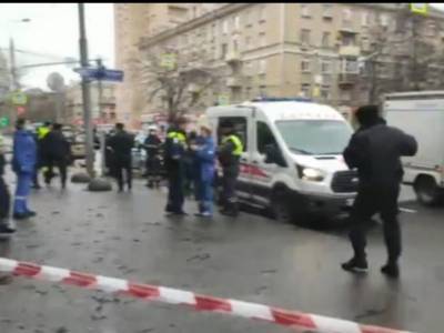 В Москве лихач на джипе вылетел на тротуар и сбил пешеходов. Есть жертвы