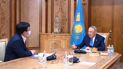 Назарбаев на встрече с Юрием Пя: В нынешних условиях на медицинских сотрудниках лежит большая нагрузка