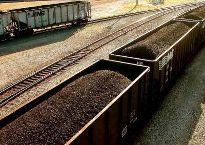 Латвия обратилась к РФ за помощью из-за задержек в поставках угля