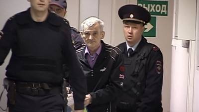 Историку Дмитриеву продлили арест