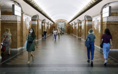 В Киеве возобновило работу метро после сообщения о "минировании"