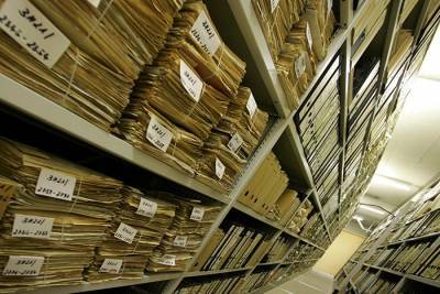 Бундестаг принял решение: документы Штази передаются в Федеральный архив