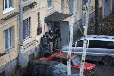 Захвативший 6 детей петербуржец сдался полиции