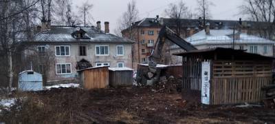 Аварийные постройки сносят в Петрозаводске
