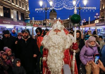 Встречать Деда Мороза на Дворцовой в этом году не будут