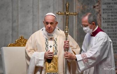 "Думают только о себе": Папа Франциск упрекнул противников масок