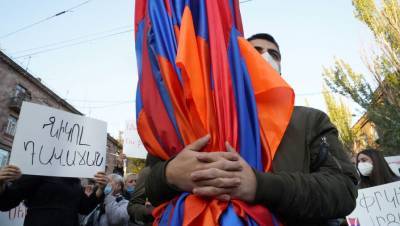 Половина кабмина Армении подала в отставку