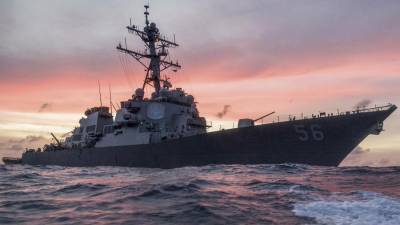 Адмирал прокомментировал нарушение границ России эсминцем США