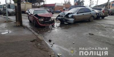 В Харькове столкнулись два автомобиля, пострадали четыре человека, среди них — ребенок