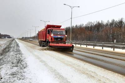 Новая техника будет чистить дороги Липецкой области от снега