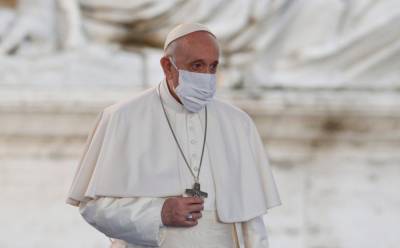 Не способны выйти за пределы собственных интересов: Папа Римский раскритиковал противников масок