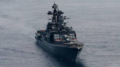 «После предостережения вышел в нейтральные воды»: российский корабль остановил нарушение границы эсминцем ВМС США