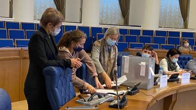 Перевыборы: новгородский губернатор отменил указы об общественной палате