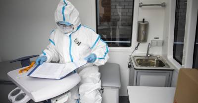 Вакцина "Эпиваккорона" поступила в медцентр Калининграда для пострегистрационных исследований