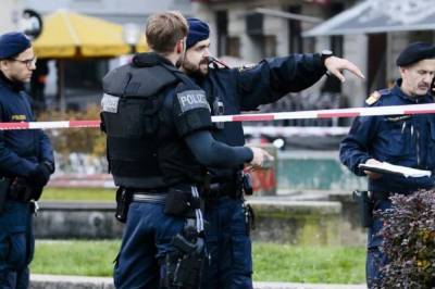 В Швейцарии женщина набросилась с ножом на людей в ТРЦ: есть пострадавшие