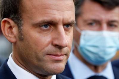 Макрон не исключил, что режим самоизоляции во Франции отменят в декабре