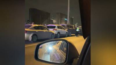 Последствия массового ДТП в Питере, собравшего 7-километровую пробку, попали на видео