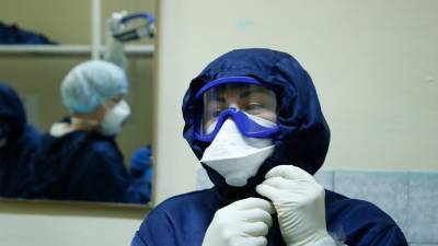 Инфекционист назвал условия выхода России на плато по коронавирусу