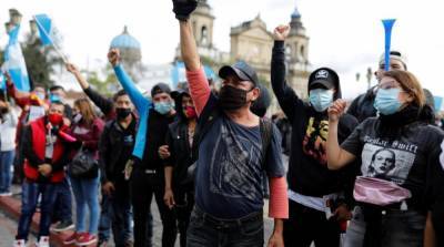 Из-за протестов в Гватемале приостановили процедуру принятия бюджета