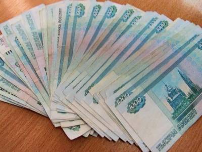 Сотрудница банка в Новосибирске оформила на клиента 2-миллионный кредит, который растратила на онлайн-покупки
