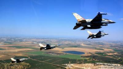 ВВС Израиля нанесли ракетный удар по окрестностям столицы Сирии