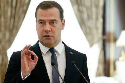 Дмитрий Медведев предложил ввести компенсацию за ненормированный рабочий день