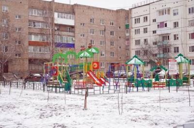 Радий Хабиров распорядился выделить посёлку в Башкирии 12 млн рублей на обустройство дворов и ремонт подъездов