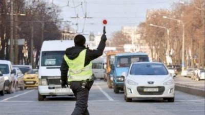 Украинским водителям напомнили о размере штрафа за невыполнение требования полицейского об остановке