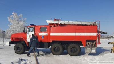 Пожарные расчеты тушили пожар в сельской школе под Иркутском